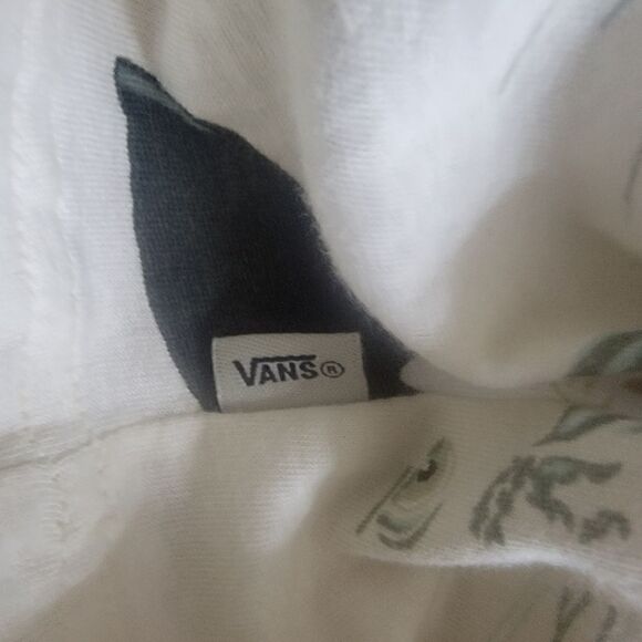 Vans Men's Short Sleeved T-Shirt with Asian Inspired Print. Size XL - Picture 8 of 10